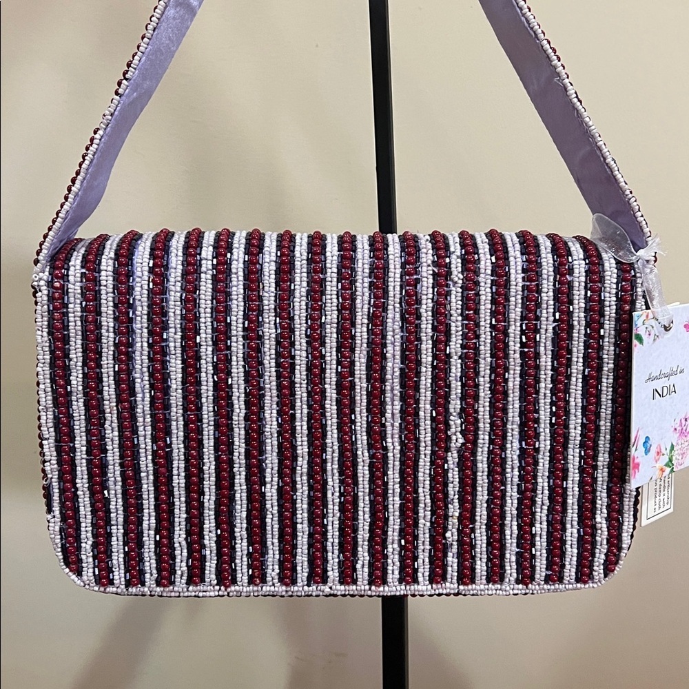 Handcrafted In India | Beaded New York Skyline/Cab Shoulder Bag - Picture 9 of 15